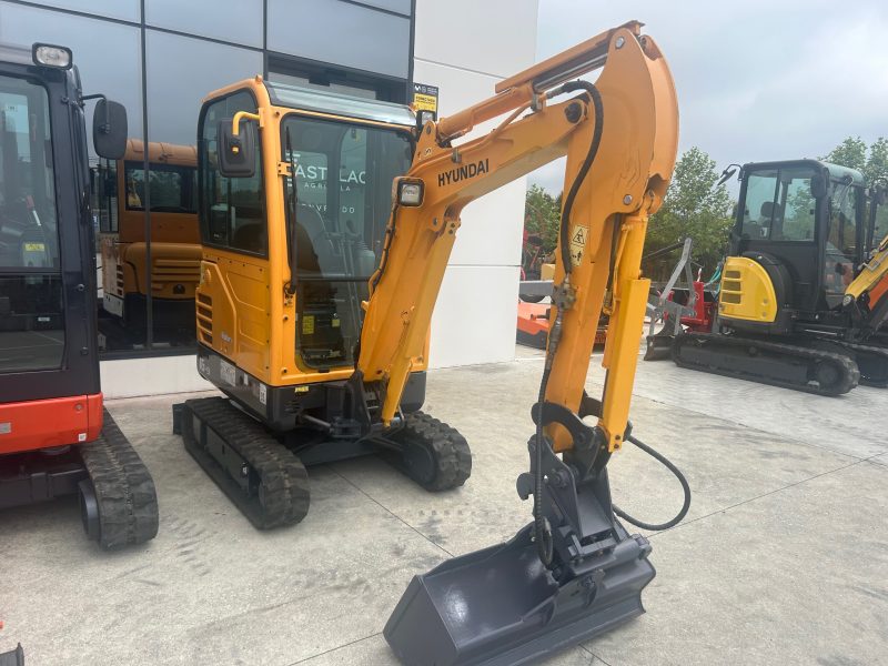 MINIEXCAVADORA HYUNDAI ROBEX 16-9