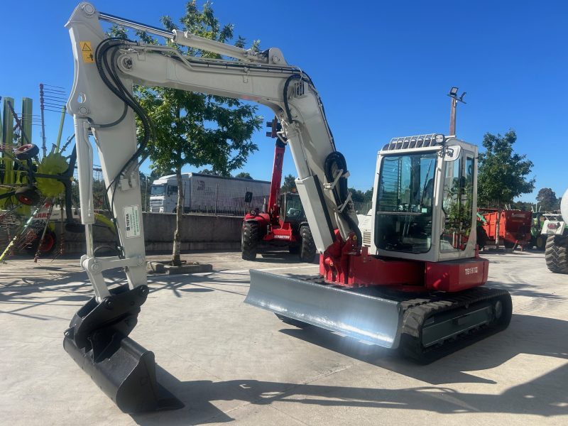 MINIEXCAVADORA TAKEUCHI TB180 FR