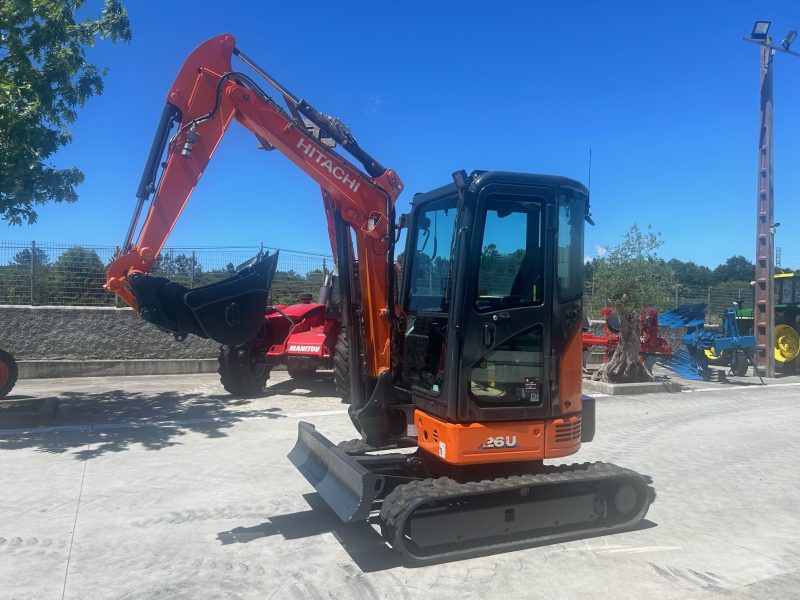 MINIEXCAVADORA HITACHI ZX26