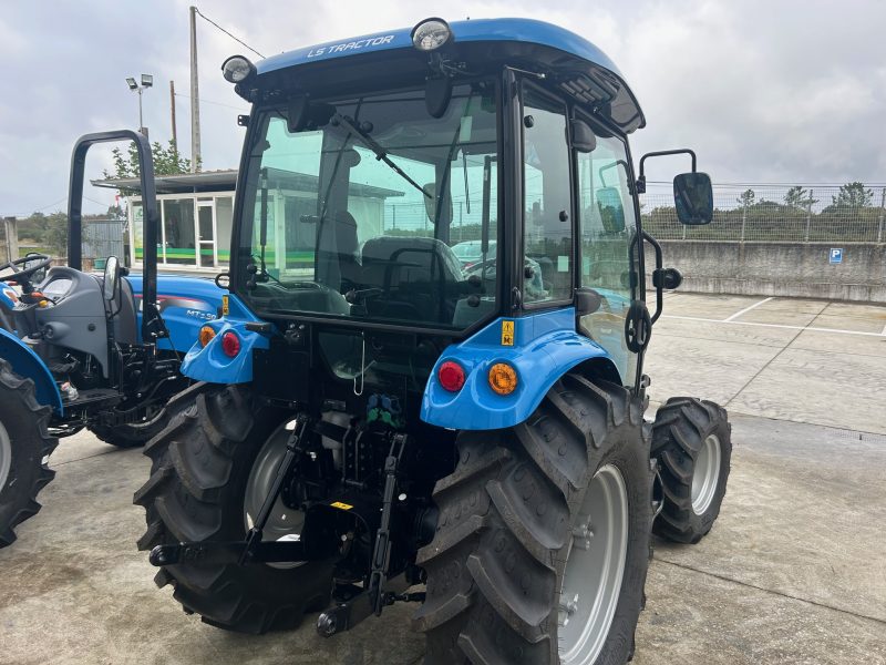 TRACTOR LS MT3.60