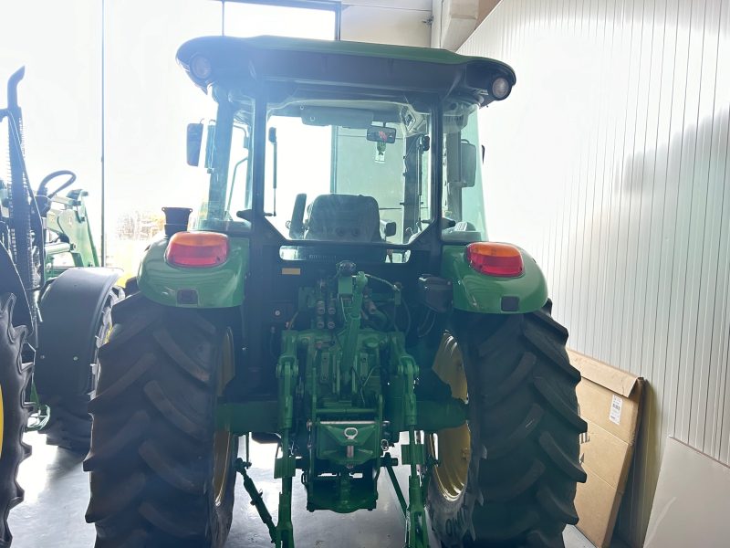 TRACTOR JOHN DEERE 5820