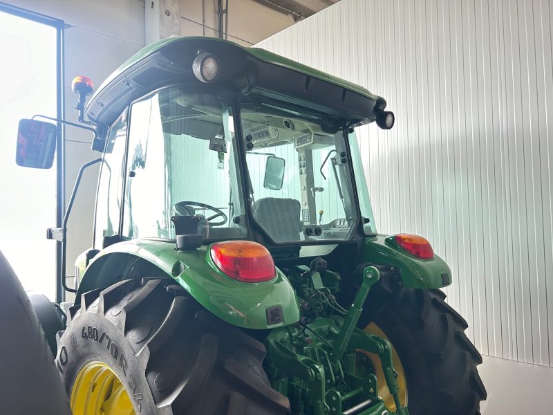 TRACTOR JOHN DEERE 5820