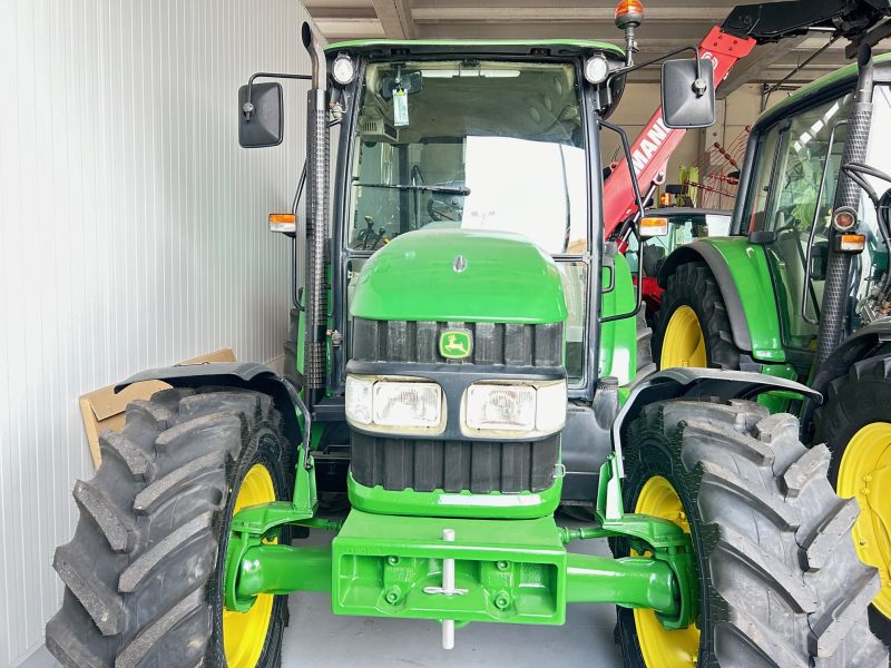 TRACTOR JOHN DEERE 5820