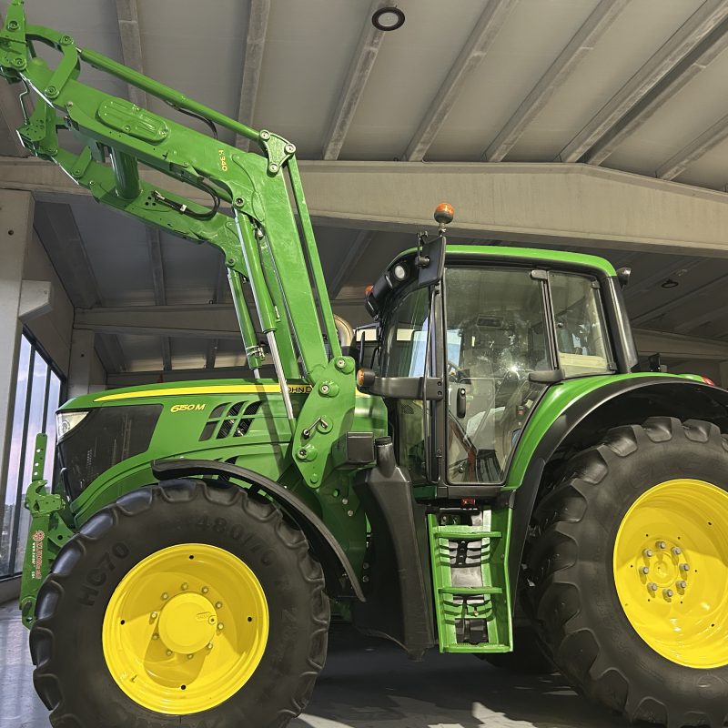 TRACTOR JOHN DEERE 6150 M CON PALA H340